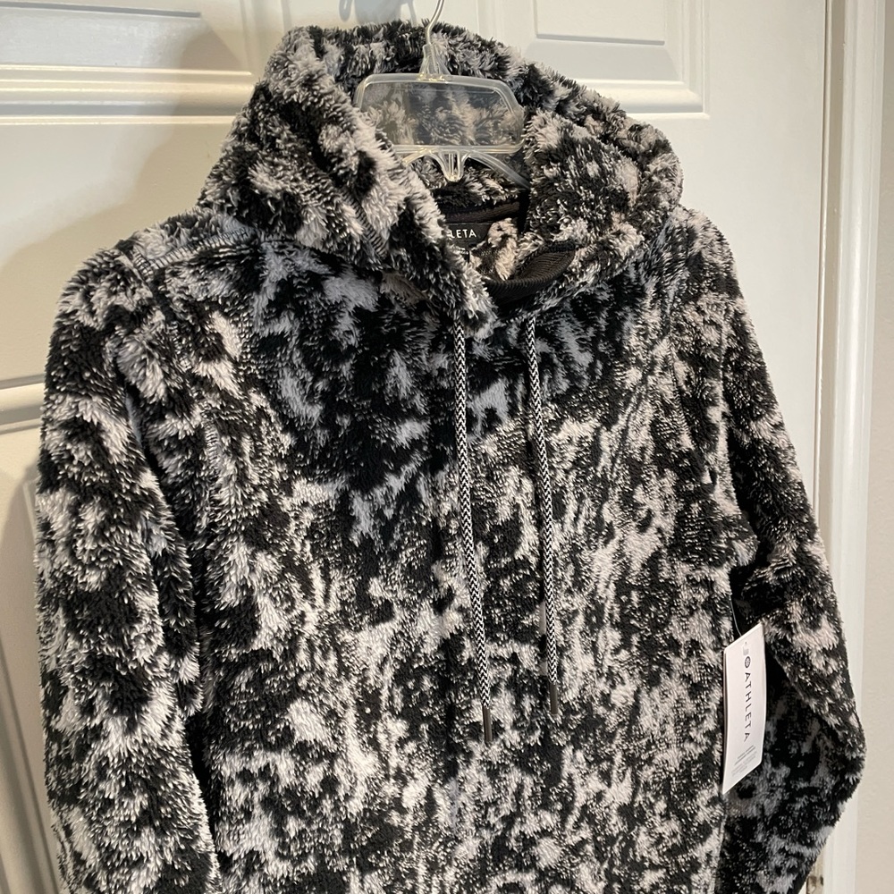 Athleta Tugga Sherpa Fuzzy Black White Gray Long Sleeve Hoodie Pullover Size XS - Picture 4 of 15